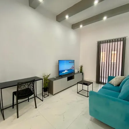 Seaside Apartment In Gzira Exterior photo