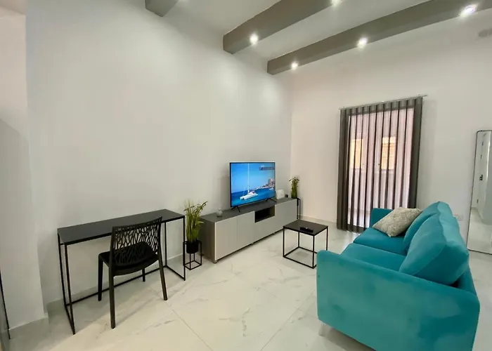 Seaside Apartment In Gzira